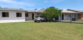Casa Grande com amplo terreno em Imbé